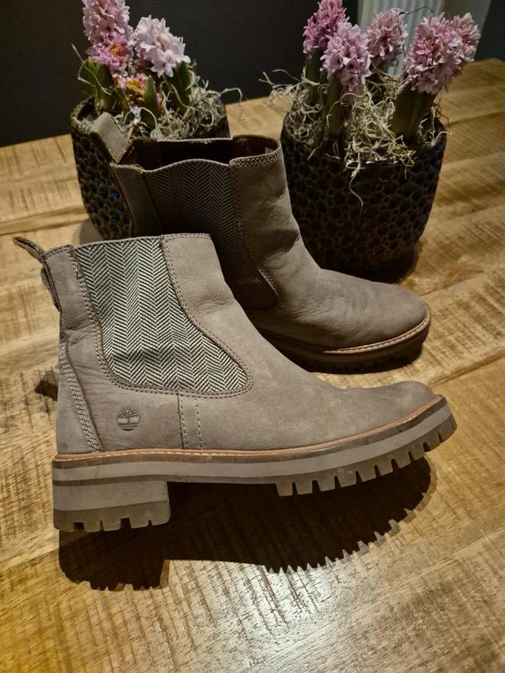 Mooie Timberland instappers mt 41, Kleding | Dames, Schoenen, Zo goed als nieuw, Lage of Enkellaarzen, Overige kleuren, Ophalen