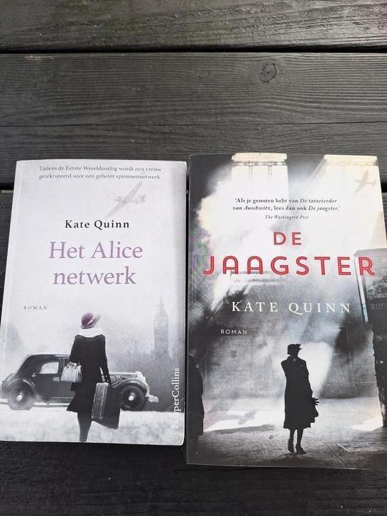 Kate Quinn - De jaagster en Het Alice netwerk, Boeken, Literatuur, Zo goed als nieuw, Ophalen of Verzenden