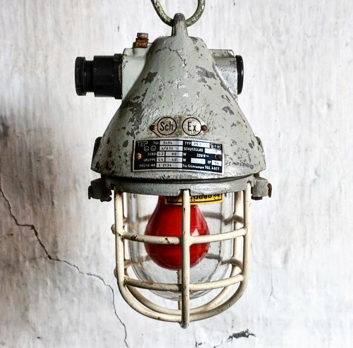 Originele EOW bunkerlamp kooilamp uit de DDR (jaren 60), Antiek en Kunst, Antiek | Lampen, Ophalen of Verzenden