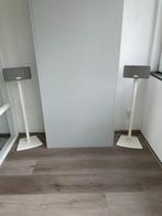 Twee Sonos Play:3 speakers op witte vloerstandaarden, Ophalen, Zo goed als nieuw, Sonos, Minder dan 60 watt