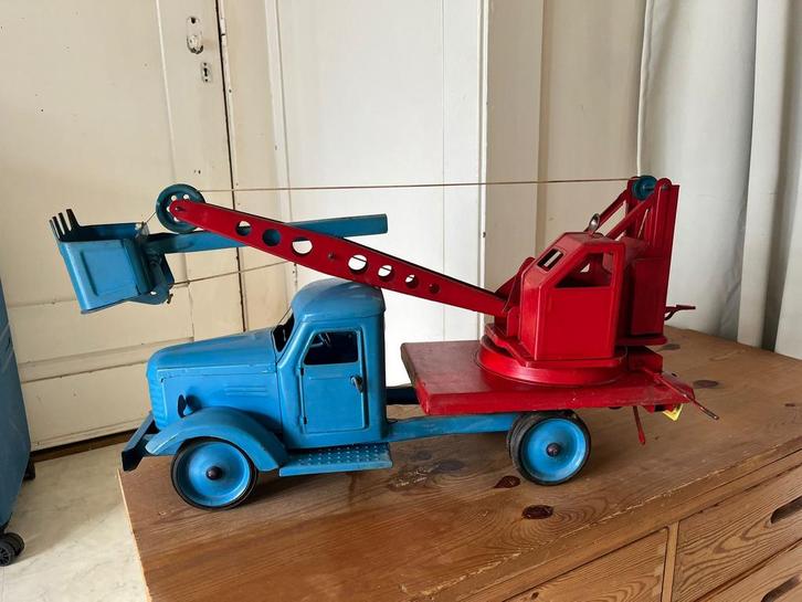 Truck met takel / graafmachine / vintage / antiek, Antiek en Kunst, Antiek | Speelgoed, Ophalen of Verzenden