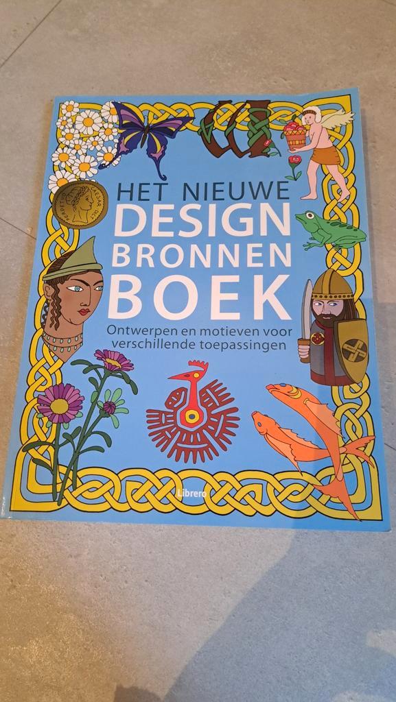 Design Bronnenboek - Ontwerpen en Motieven, Boeken, Hobby en Vrije tijd, Zo goed als nieuw, Ophalen of Verzenden