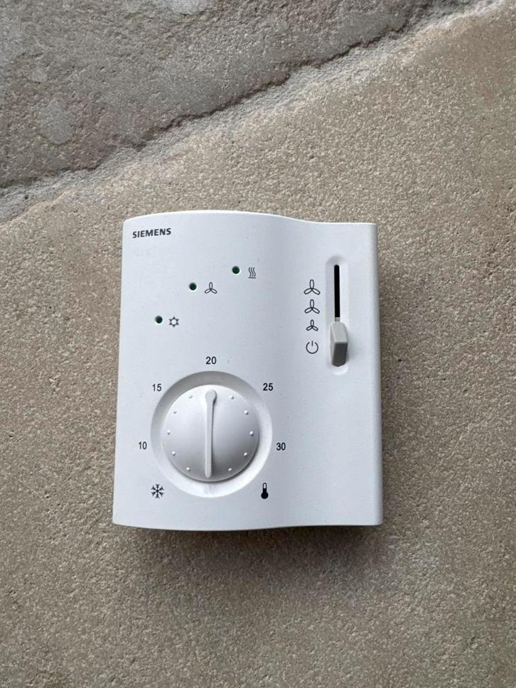 Siemens RCC10 Kamerthermostaat, Doe-het-zelf en Verbouw, Thermostaten, Nieuw, Ophalen of Verzenden