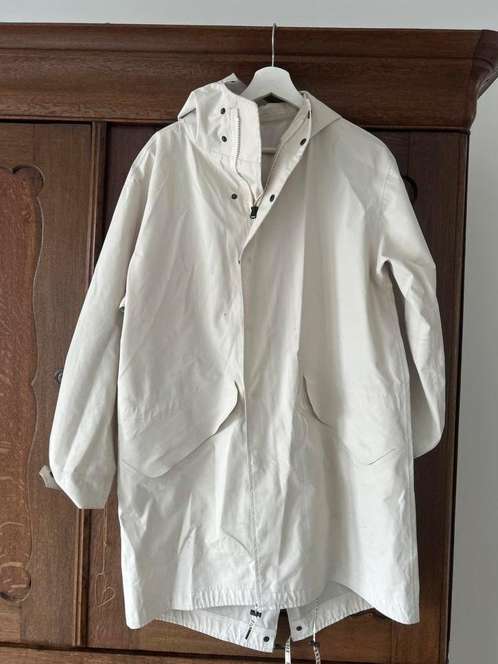 Korte Regenjas - Stijlvol en Praktisch!, Kleding | Dames, Jassen | Zomer, Zo goed als nieuw, Maat 38/40 (M), Beige, Ophalen of Verzenden