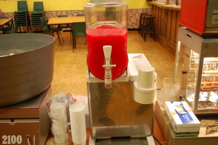 Slush apparaat huren?, Hobby en Vrije tijd, Feestartikelen, Gebruikt, Feestartikel, Ophalen