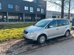 Volkswagen Touran 1.6 85KW 2006 Grijs, trekhaak, technis Top, Auto's, Volkswagen, 74 €/maand, 4 cilinders, Origineel Nederlands