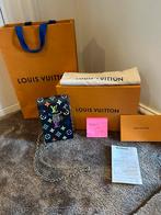 Louis Vuitton x Takashi Murakami phone pouch, Sieraden, Tassen en Uiterlijk, Tassen | Schoudertassen, Ophalen of Verzenden, Nieuw