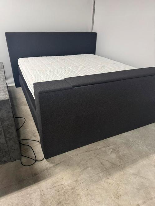 Boxspring vlak met tv lift 180x200 compleet, Huis en Inrichting, Slaapkamer | Boxsprings, Zo goed als nieuw, 180 cm, 200 cm, Tweepersoons