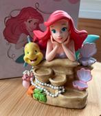 Ariel beeldje met botje, Ophalen of Verzenden, Pocahontas of Kl. Zeemeermin, Zo goed als nieuw, Beeldje of Figuurtje