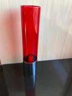 Rode Cilindrisch Kandelaar. Uniek design., Overige materialen, Ophalen of Verzenden, Zo goed als nieuw, Rood