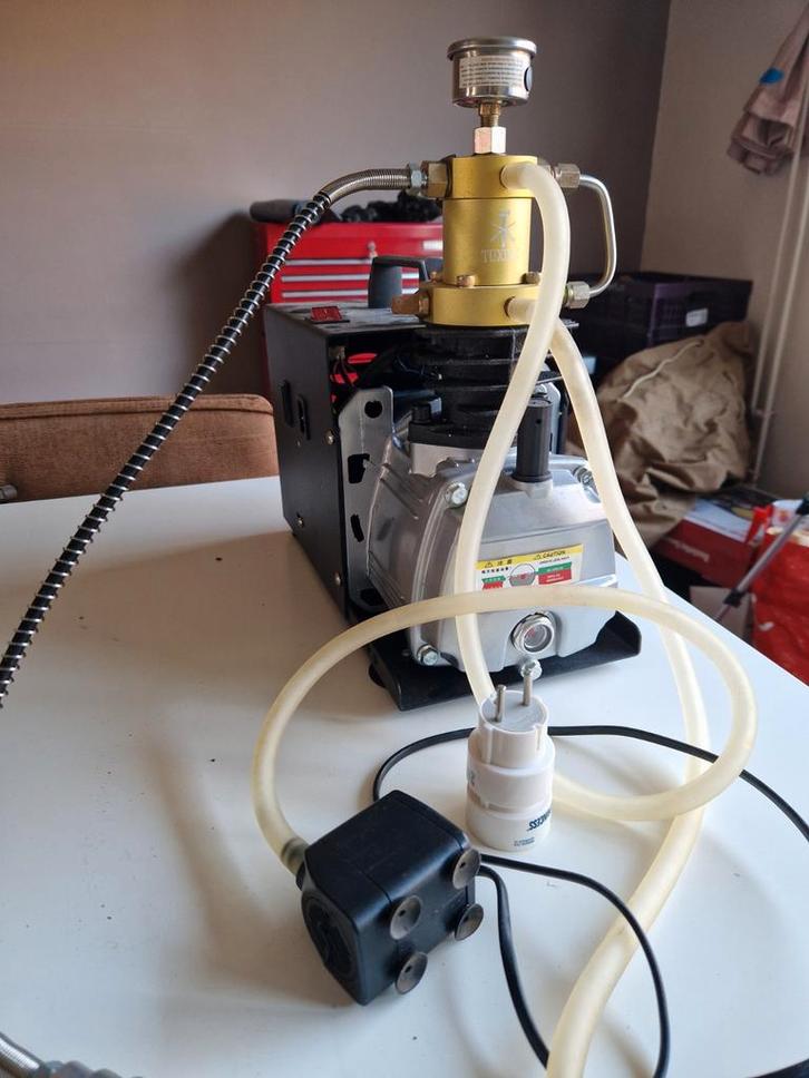 Compacte compressor - Ideaal voor kleine klussen, Doe-het-zelf en Verbouw, Compressors, Gebruikt, Minder dan 6 bar, Minder dan 25 liter