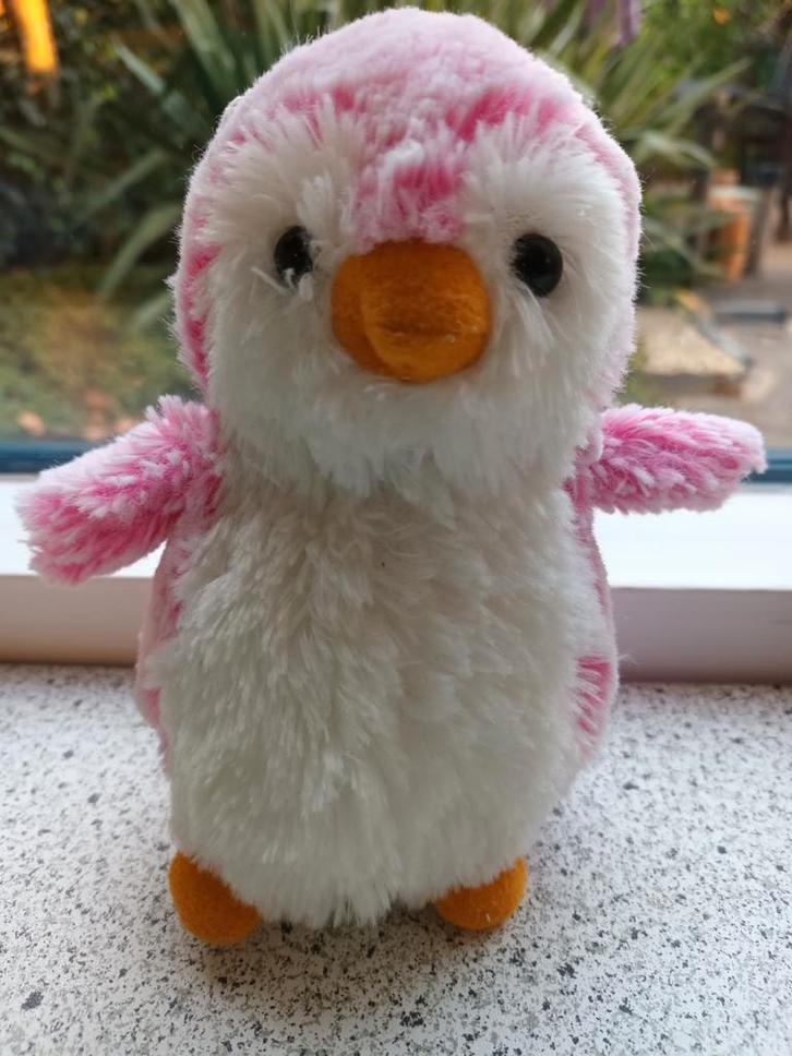 Pinguïn merk Aurora meet ca 16 cm totaal oranje snavel en, Kinderen en Baby's, Speelgoed | Knuffels en Pluche, Zo goed als nieuw