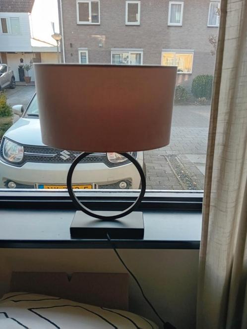 Lampenvoet met kap., Huis en Inrichting, Lampen | Lampenkappen, Zo goed als nieuw, Ovaal, Ophalen of Verzenden