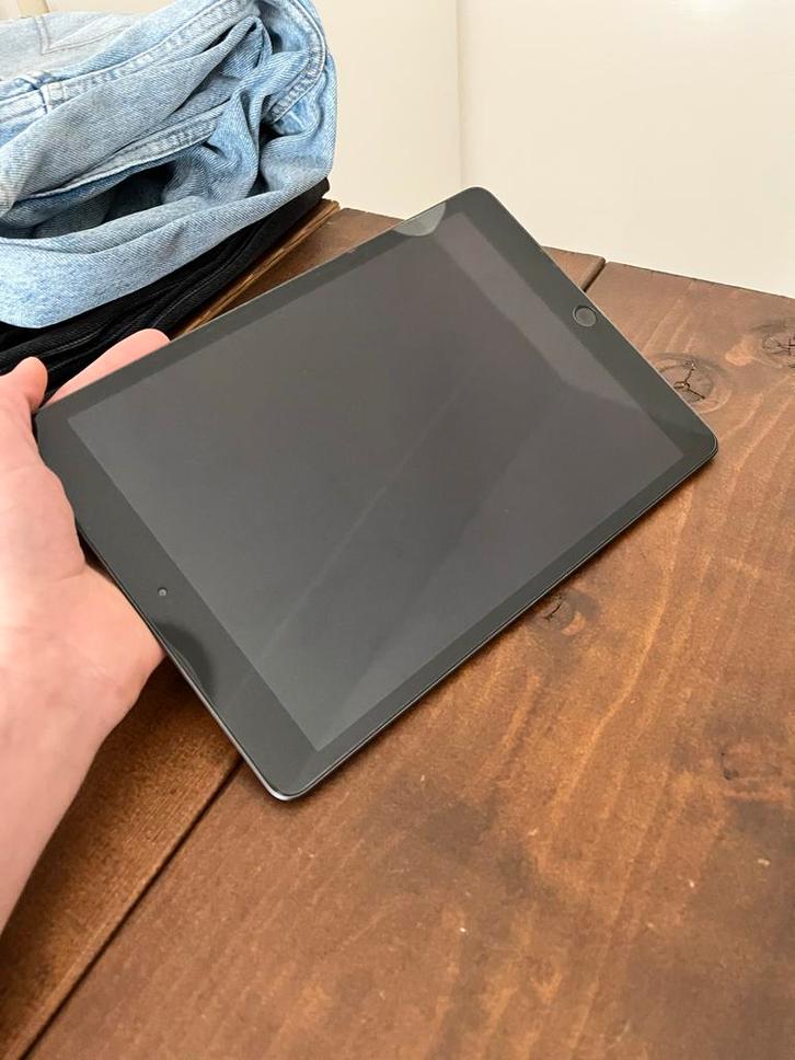 iPad 7e Gen 32GB, Computers en Software, Apple iPads, Zo goed als nieuw, Apple iPad, Wi-Fi, 10 inch, 32 GB, Zwart, Ophalen of Verzenden