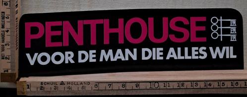 Vintage sticker Penthouse voor de man die alles wil. Paars, Verzamelen, Stickers, Zo goed als nieuw, Overige typen, Ophalen of Verzenden