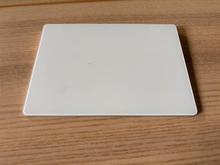 Apple Magic Trackpad A1535 - Nieuwstaat!, Computers en Software, Muizen, Zo goed als nieuw, Trackpad, Rechtshandig, Draadloos
