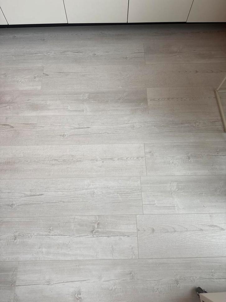 Wit laminaat vloer - 16 m² (6 pakken), Doe-het-zelf en Verbouw, Vloerdelen en Plavuizen, Nieuw, Laminaat, Kunststof, 50 tot 150 cm