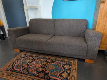 In goede staat, fijne comfortabele 3 zits bank bruin/grijs beschikbaar voor biedingen