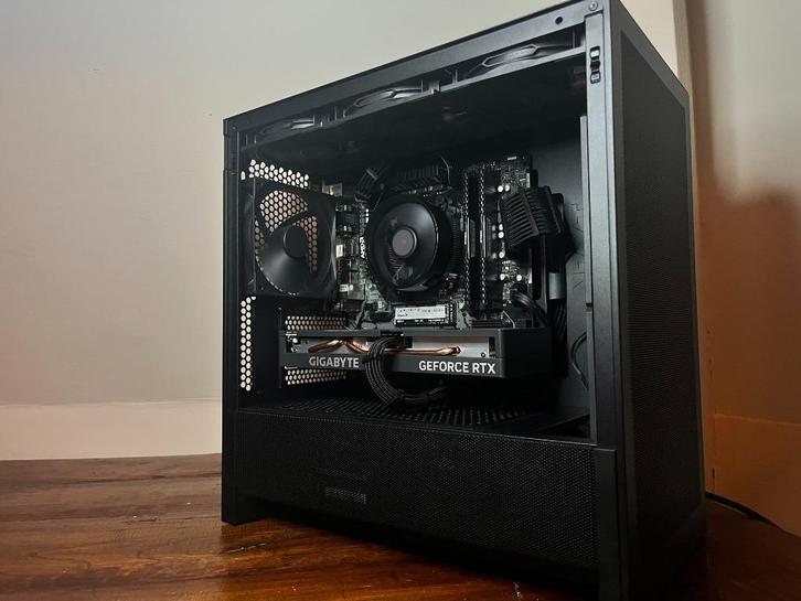 RTX 4060 / Ryzen 5 Gaming PC!, Computers en Software, Desktop Pc's, Zo goed als nieuw, 4 Ghz of meer, SSD, 16 GB, Met videokaart