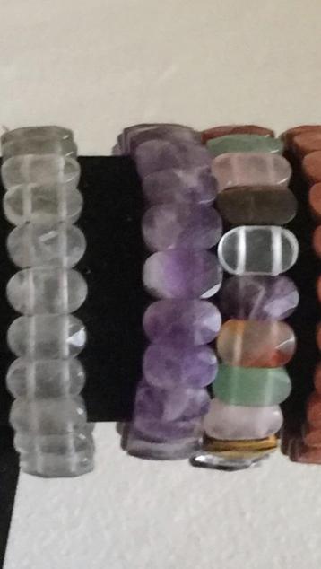 mooie armband BERGKRISTAL facet kralen elastisch / rekbaar beschikbaar voor biedingen