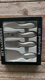 Set kaasmesjes nieuw in doos, Ophalen of Verzenden, Nieuw, Rvs of Chroom