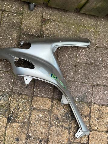 Gilera Runner FXR Kapdeel Rechts beschikbaar voor biedingen