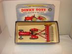 Dinky toy 310 Tractor & Hay Rake in doos uit 1954., Hobby en Vrije tijd, Modelauto's | 1:43, Ophalen of Verzenden, Zo goed als nieuw