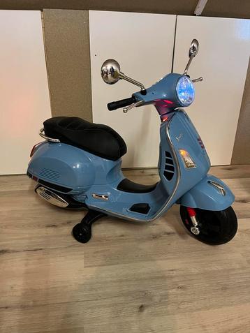 Nieuwe Elektrische Vespa GTS 125 scooter beschikbaar voor biedingen