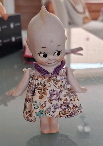 Antiek Kwepie popje beschikbaar voor biedingen