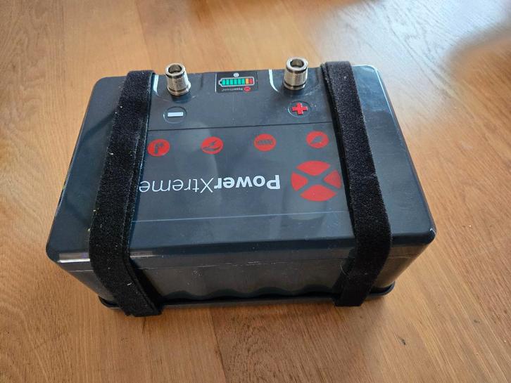 PowerXtreme X30 Lithium accu + inwendige oplader, Caravans en Kamperen, Caravan accessoires, Zo goed als nieuw, Ophalen of Verzenden