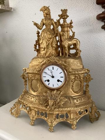 Antieke Franse bronzen pendule beschikbaar voor biedingen