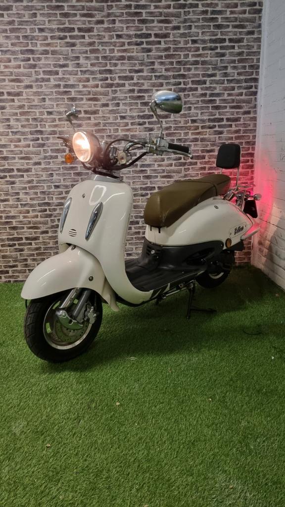 Goed rijdende grande retro snorscoorer 2009! Laag km, Fietsen en Brommers, Brommers | Peugeot, Gebruikt, Overige modellen, Ophalen of Verzenden