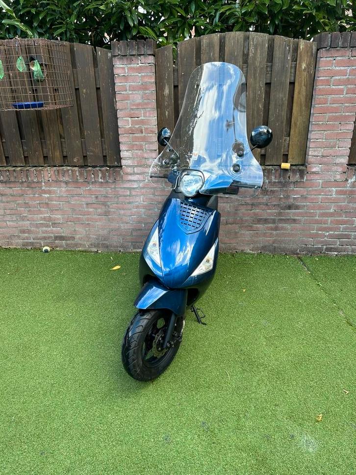 Snorscooter 50cc 4t 9582 KM, Fietsen en Brommers, Scooters | SYM, Zo goed als nieuw, Overige modellen, Maximaal 25 km/u, Benzine