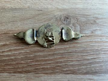 Koperen broche handwerk. beschikbaar voor biedingen