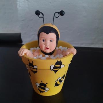 Anne Geddes stenen potje beschikbaar voor biedingen