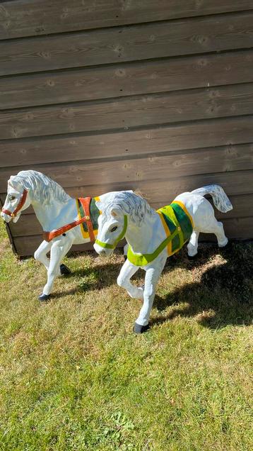 Carrouselpaard draaimolenpaard kermispaard beschikbaar voor biedingen