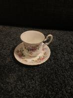 Theekopje met schotel van Royal Albert, Moss Rose., Verzamelen, Porselein, Kristal en Bestek, Ophalen, Zo goed als nieuw, Porselein