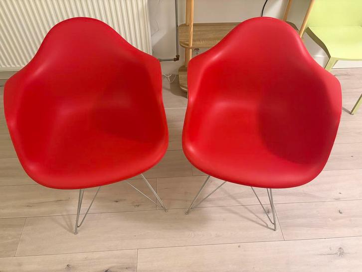 Namaak Vitra Eames DAR Stoelen - Set van 2, Huis en Inrichting, Stoelen, Gebruikt, Twee, Kunststof, Rood, Ophalen