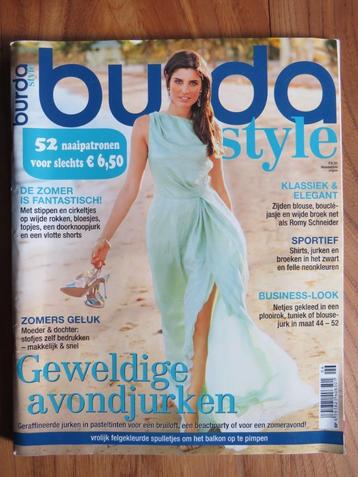 Burda juni 2013 avondjurken en 52 naaipatronen beschikbaar voor biedingen