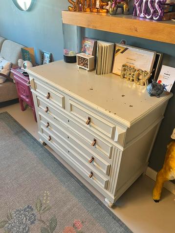 Mooie eiken ladekast / commode beschikbaar voor biedingen