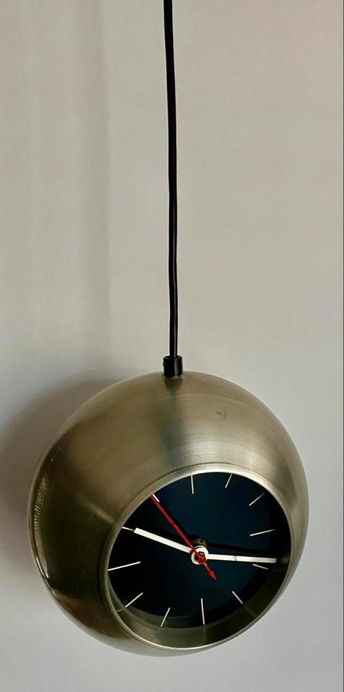 Vintage Spage Age bol-klok, Huis en Inrichting, Woonaccessoires | Klokken, Gebruikt, Overige typen, Analoog, Ophalen of Verzenden