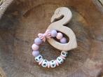 bijtring flamingo met strik met of zonder naam €10,95, Ophalen of Verzenden, Nieuw, Kraamcadeau