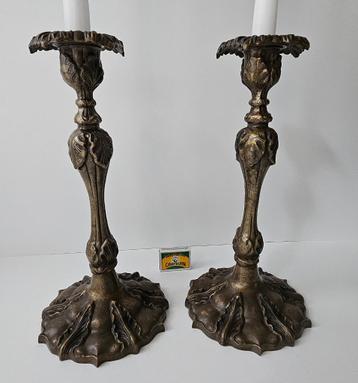 Elkington Mason & Co - Paar massieve Victoriaanse kandelaars beschikbaar voor biedingen