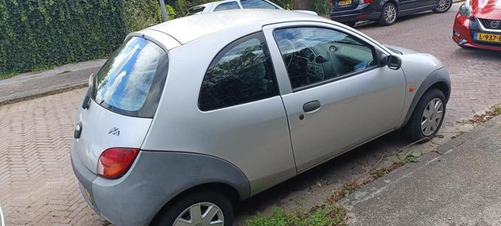 Ford Ka 1.3I, slechts 69.000 kilometer op teller, Auto's, Ford, Particulier, Ka, Benzine, Hatchback, Handgeschakeld, Zilver of Grijs