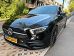 Mercedes-Benz A-Klasse A 200 AMG LINE PANO SFEER MULTIBEAM, Auto's, Mercedes-Benz, Zwart, 4 cilinders, Leder, USB