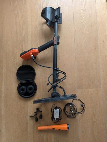 Quest q30+ metaaldetector + hoofdtelefoon+ losse pinpointer  beschikbaar voor biedingen
