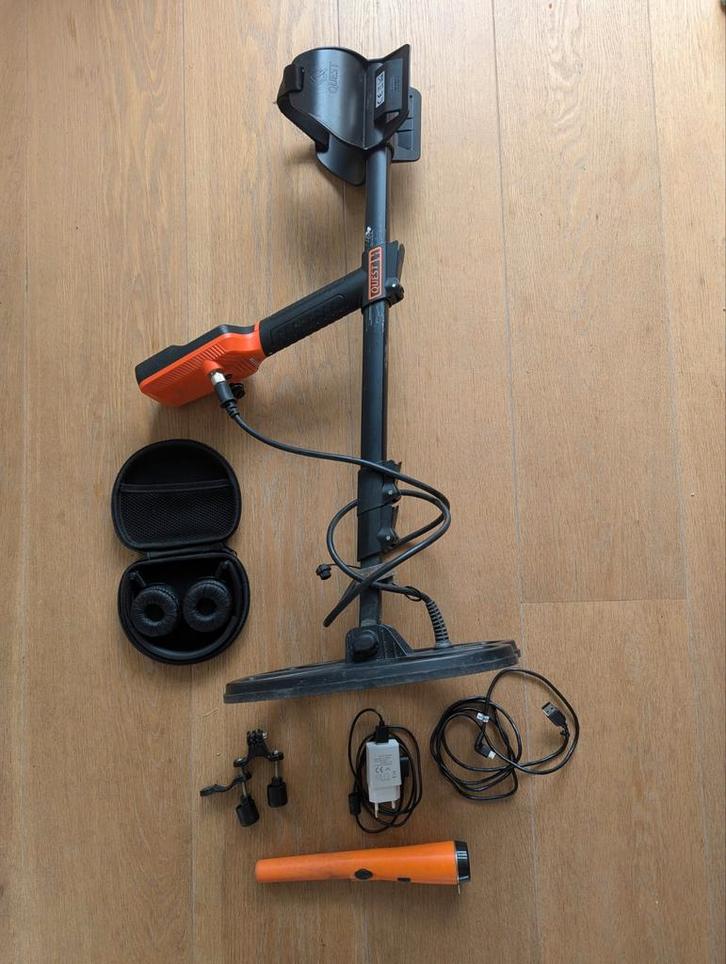 Quest q30+ metaaldetector + hoofdtelefoon+ losse pinpointer, Hobby en Vrije tijd, Metaaldetectors, Gebruikt, Overige merken, Discriminatie metaaldetectie