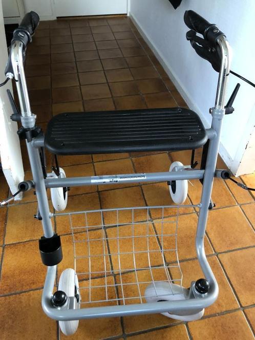 Rollator quatro, zilvergrijs, met boodschappenmand, dienblad, Diversen, Rollators, Zo goed als nieuw, Lichtgewicht, Opvouwbaar