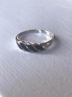 Ring zilver onyx vintage 925 golfjes zwart, Ophalen of Verzenden, Gebruikt, Zilver