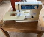 Naaimachine met zwarte hoes, Ophalen of Verzenden, Gebruikt, Naaimachine, Husqvarna